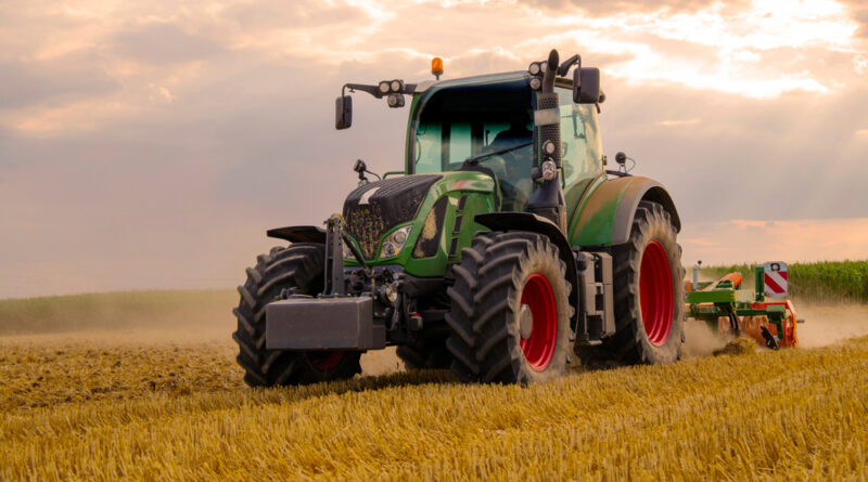 Jakie traktory wybierali polscy rolnicy w 2022/2023?